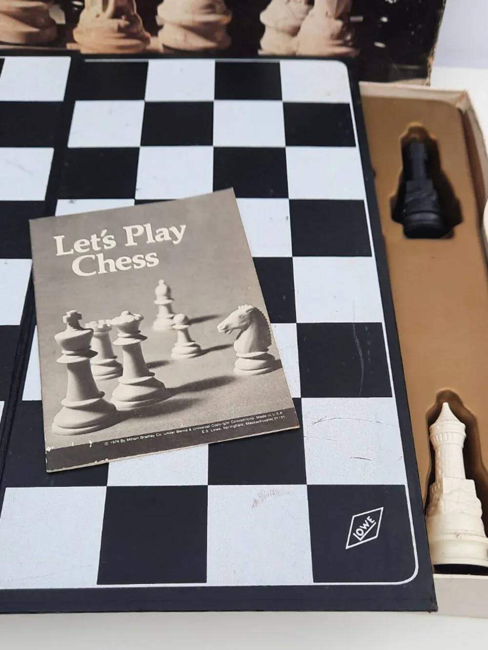 Vintage Renaissance Chess Set E.S. Lowe 1974 4.75